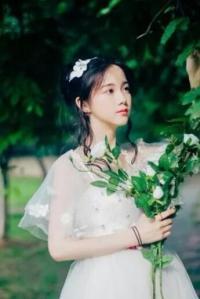 报告总裁，夫人带球跑封面