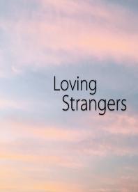 LovingStrangers封面
